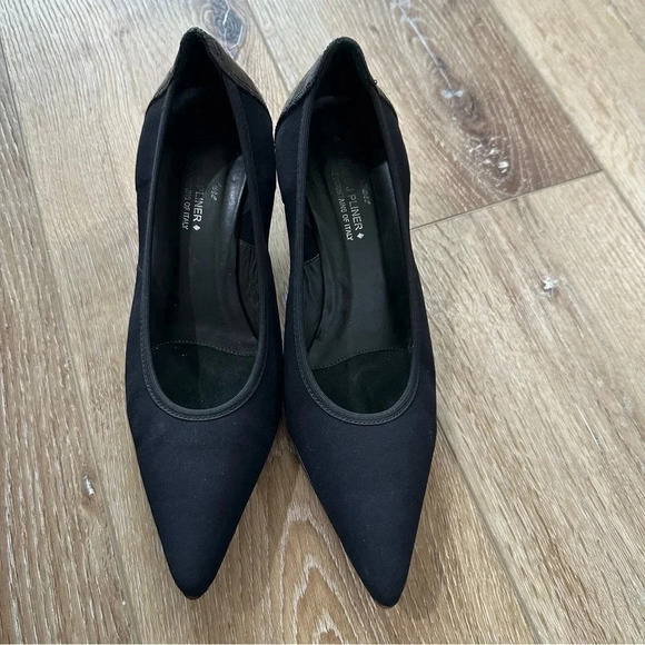 Donald J Pliner Couture Women's Black Emmy Kitten Heels Size 7.5M GUC - Picture 3 of 7